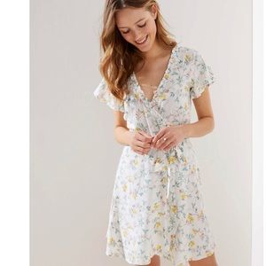 NWOT Loft Tossed Flower Flutter Wrap Dress